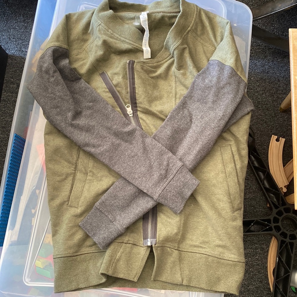 ✨ lululemon zip up